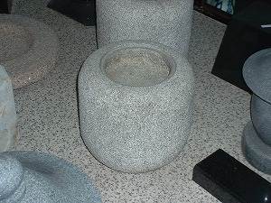 鉄鉢石（庭園石）